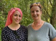 Kübra Kücük vom Jugendtreff Enzberg (links) und Susanne Höhlein-Stokowski (consilio).