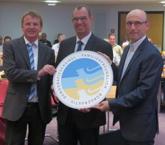 Übergabe des Qualitätssiegels, Foto: Pforzheimer Zeitung